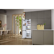 Встраиваемый холодильник с морозильником Miele KFN 7795 C