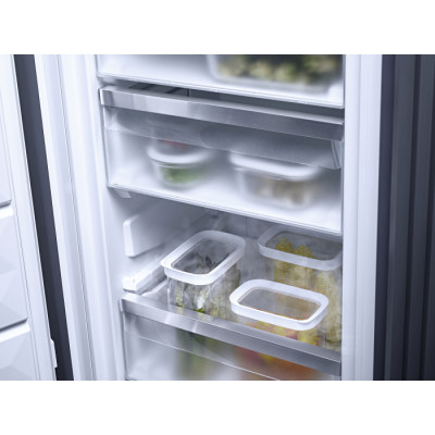 Вбудовуваний морозильник з IceMaker Miele FNS 7740 D