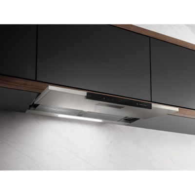 Вбудована витяжка з пласкою висувною панеллю Miele DAS 8630